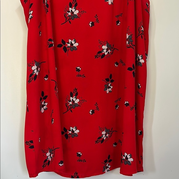 Maurices Red Floral Tank Top - Picture 3 of 6